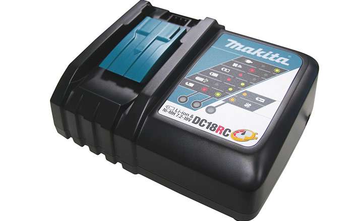 Parafusadeira-Furadeira-de-Impacto-a-Bateria-Makita-1-2--DHP485RFJ-18V---2-baterias---Carregador---Maleta-MAK-PAC-Bit